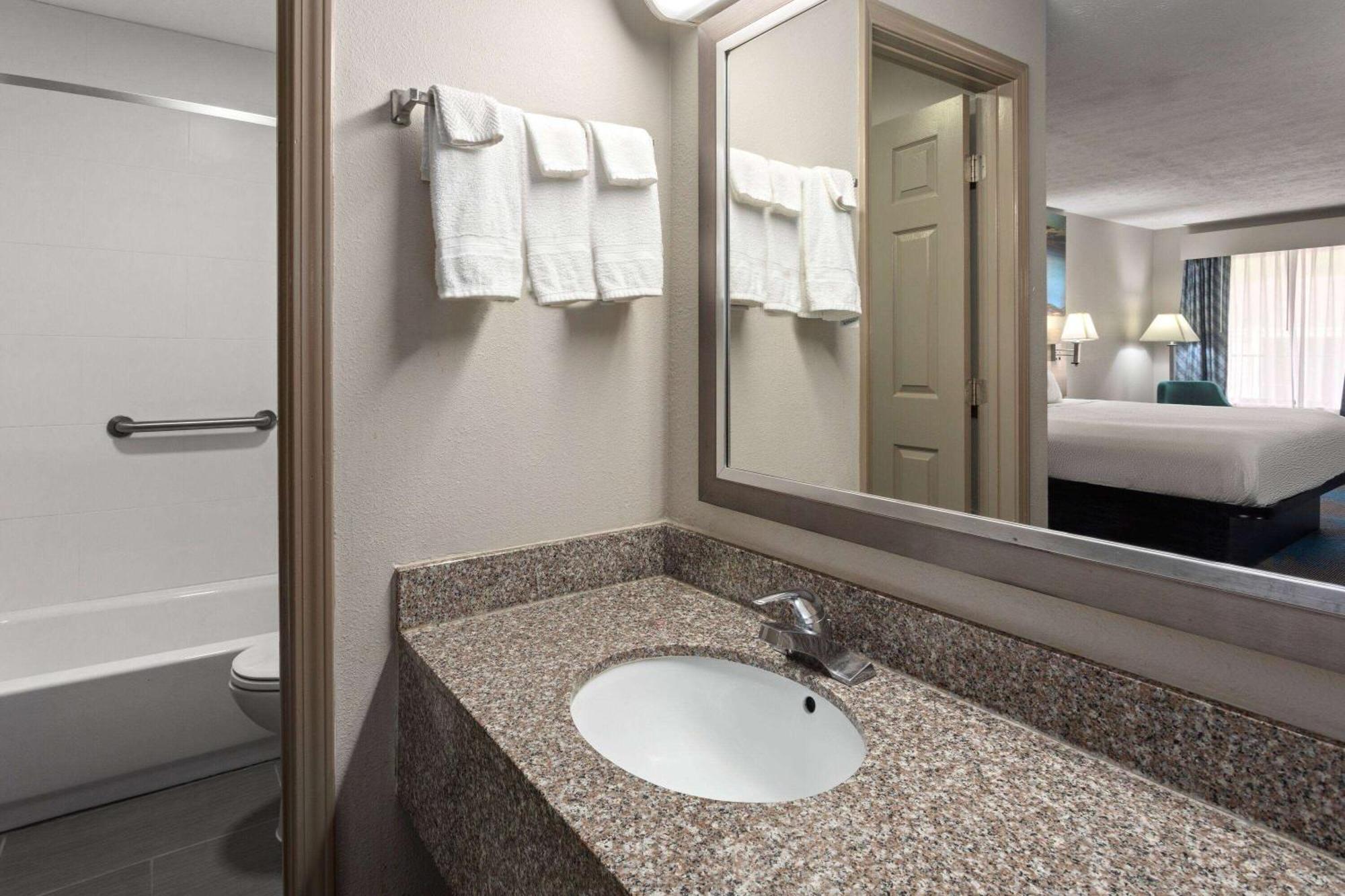 Days Inn By Wyndham Douglasville-Atlanta-Fairburn Road Eksteriør billede