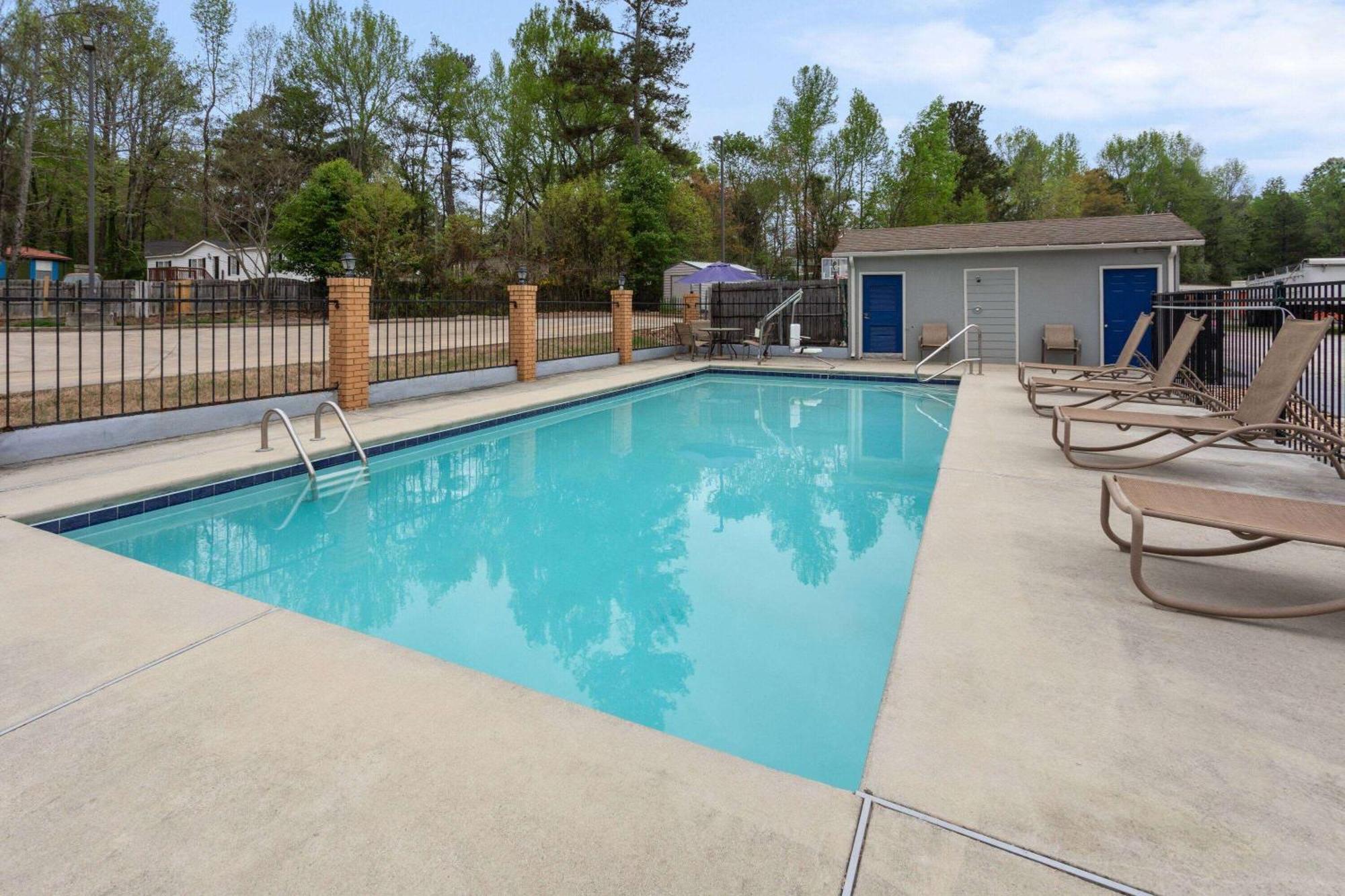 Days Inn By Wyndham Douglasville-Atlanta-Fairburn Road Eksteriør billede
